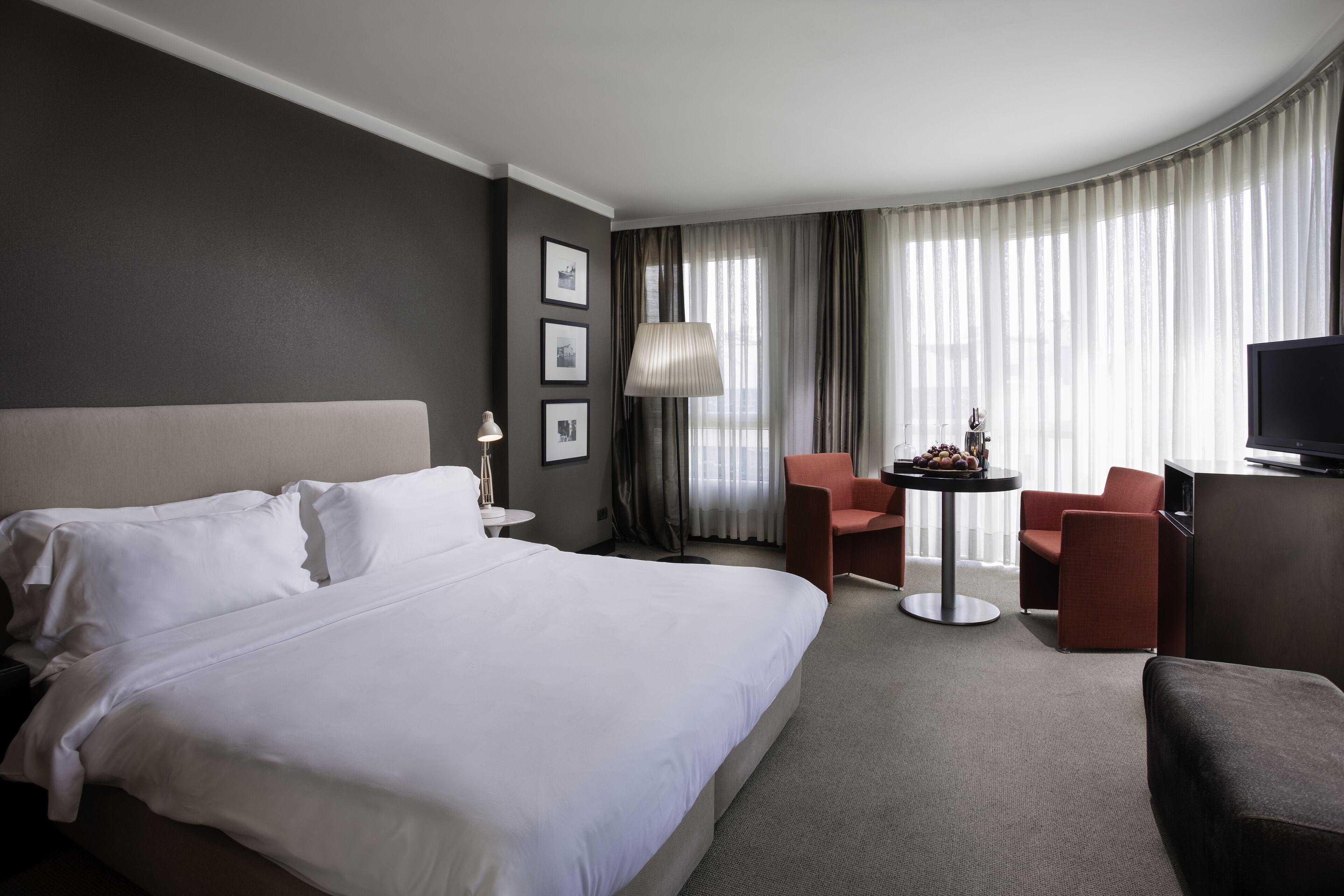 Bentley By Molton Hotels - Istanbul — Photos 1